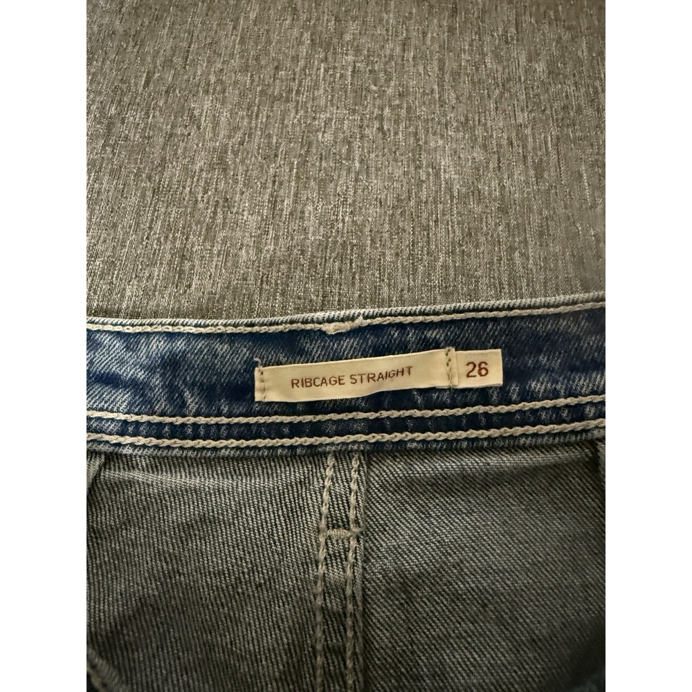 Levi's Premium Ribcage Straight Cargo Style Jeans Sz 26 - Picture 9 of 13